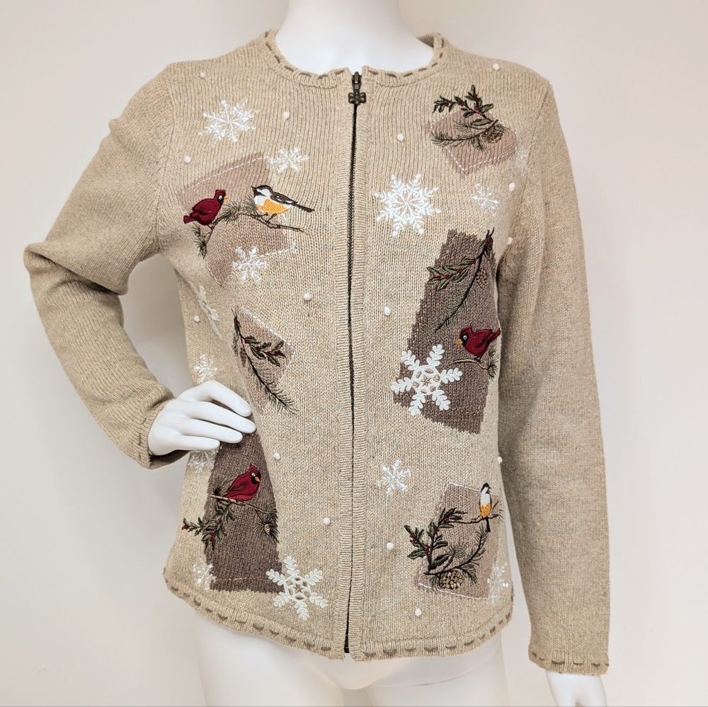 Vintage Light Tan Winter Cardinal Bird Snowflake Theme Zip Up Cardigan Sweater